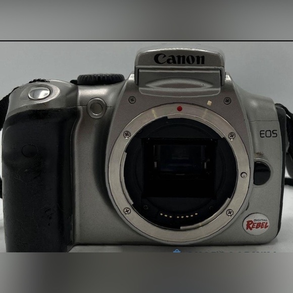 CANON 📷 EOS Digital Rebel 6.3MP Camera /EOS 300D - DS6041 With Charger- Silver - Picture 9 of 9